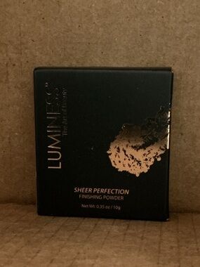 Luminess Sheer Perfection Finishing Powder — translucent